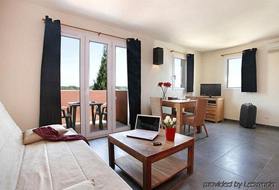 Hotel Domaine Le Milos Castries Phòng bức ảnh