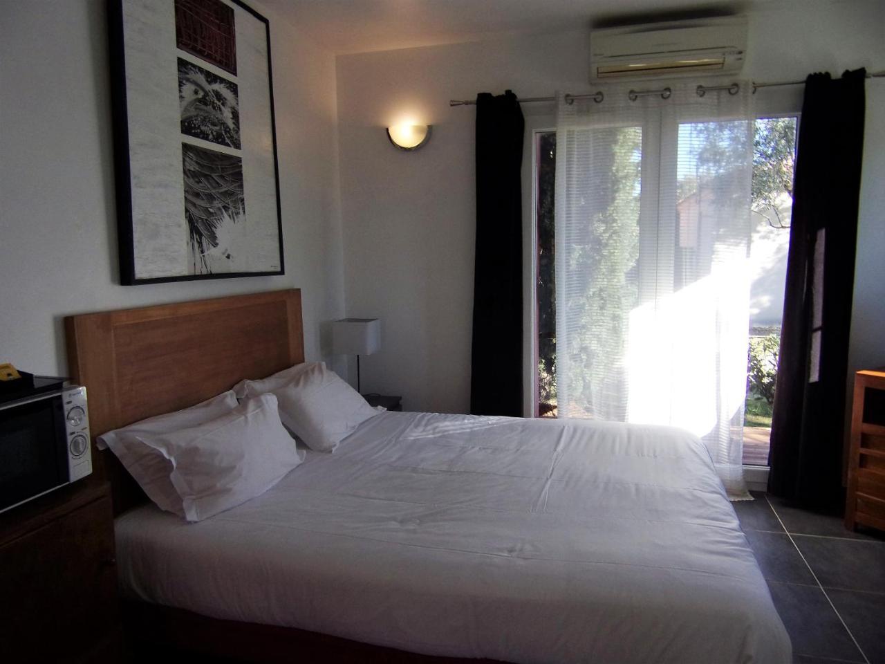 Hotel Domaine Le Milos Castries Ngoại thất bức ảnh